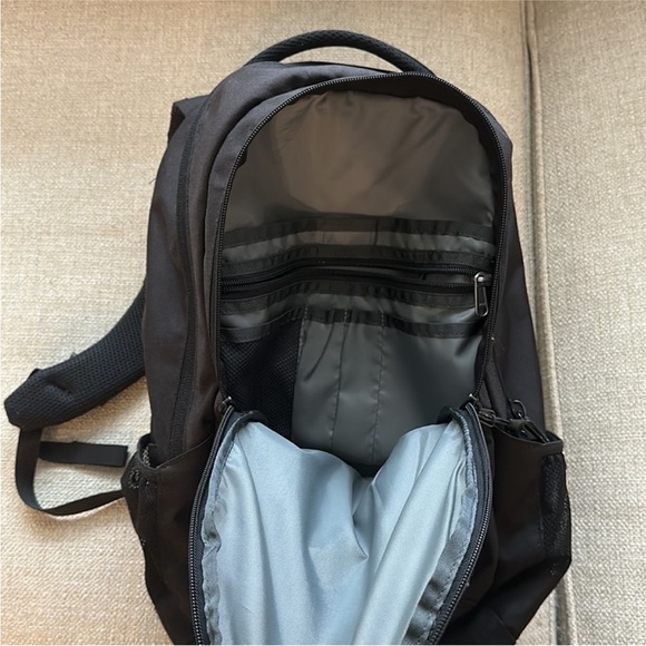 Backpack - Picture 3 of 4